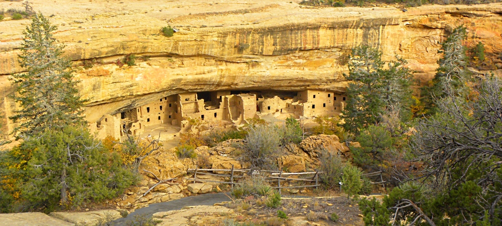 The Anasazi Cultureat Mesa Verde Ruins