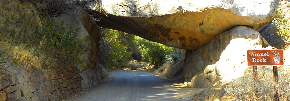 The Kings CanyonLarge Boulders