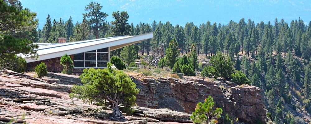 The Red CanyonEdge of Rim Visitors Center