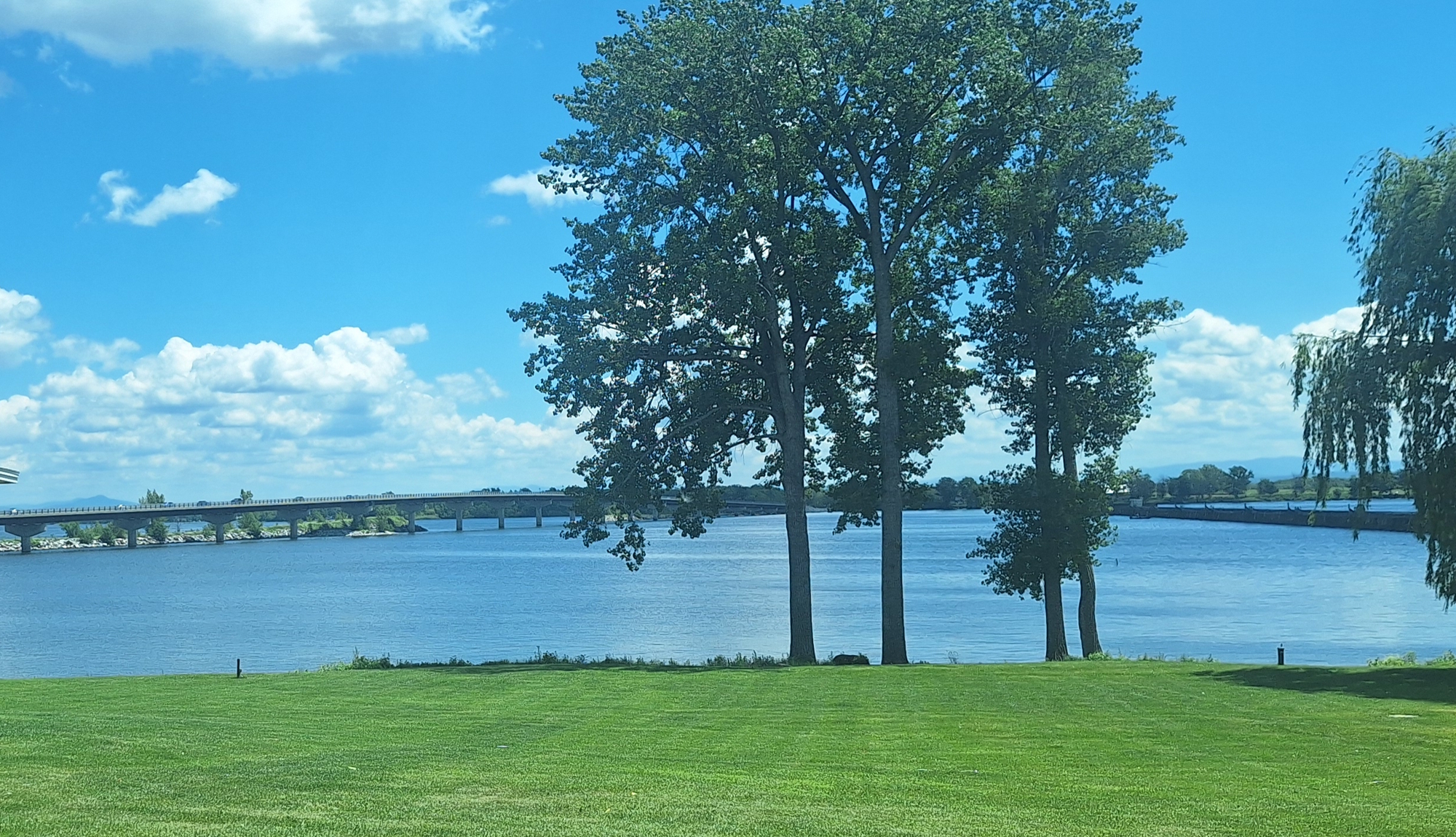 The Earth&prime;s Waterways: Lakes and LakeshoresVermont: Lake Champlain Lake