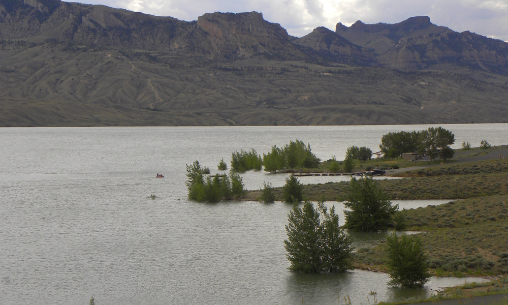 The Earth&prime;s LakesThe Yellowstone Lake