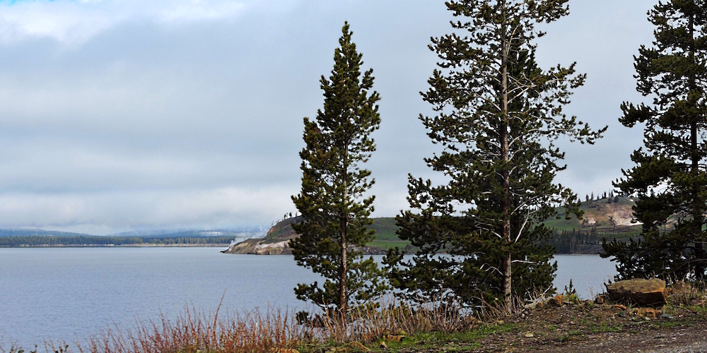 The Earth&prime;s LakesThe Yellowstone Lake