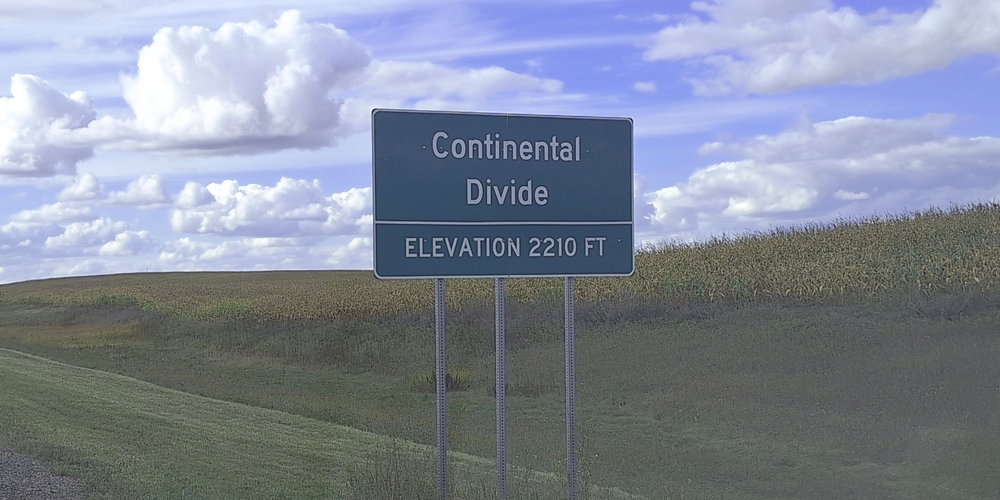 The North American Water Divides and BasinsThe Laurentian Divide