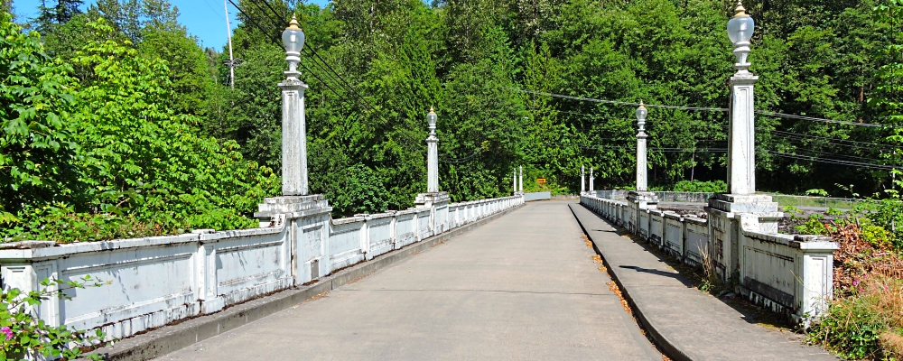 The Arch BridgesThe Henry Thompson Bridge