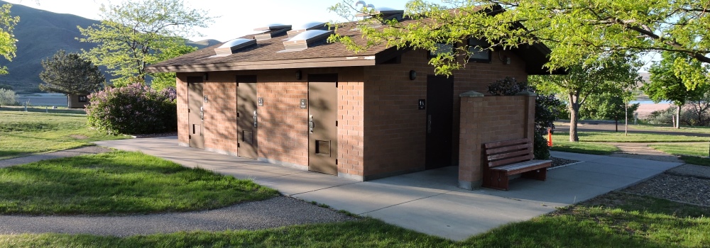 Farewell Bend State ParkCatfish Loop Shower-restroom House