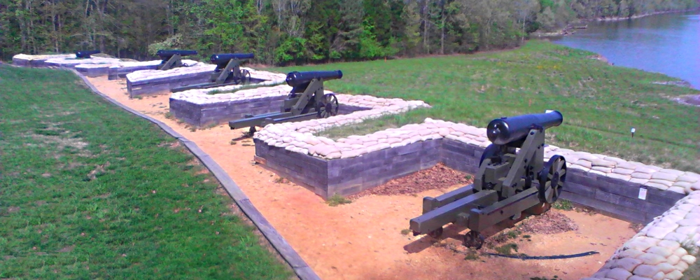 The FortsFort Donelson