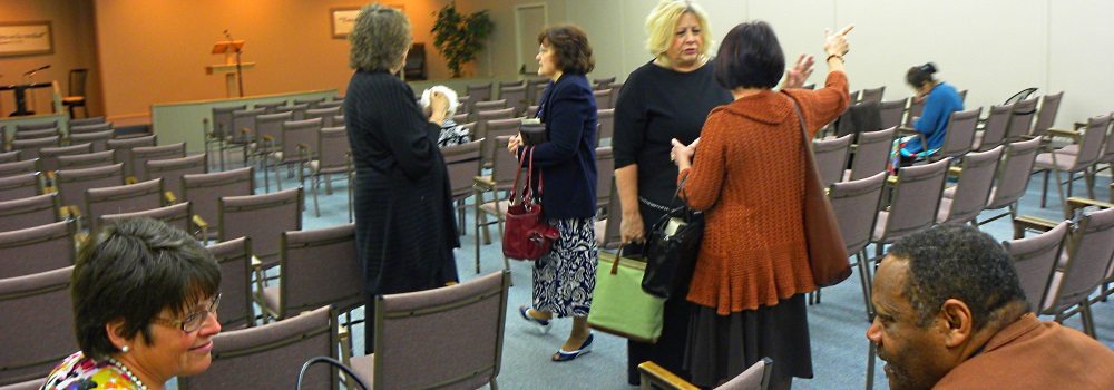 The Friends ArriveAt the Kingdom Hall