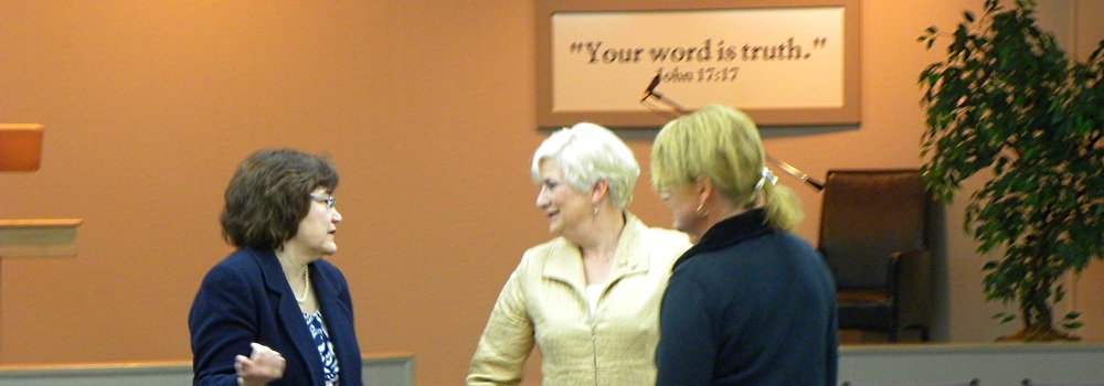The Friends ArriveAt the Kingdom Hall